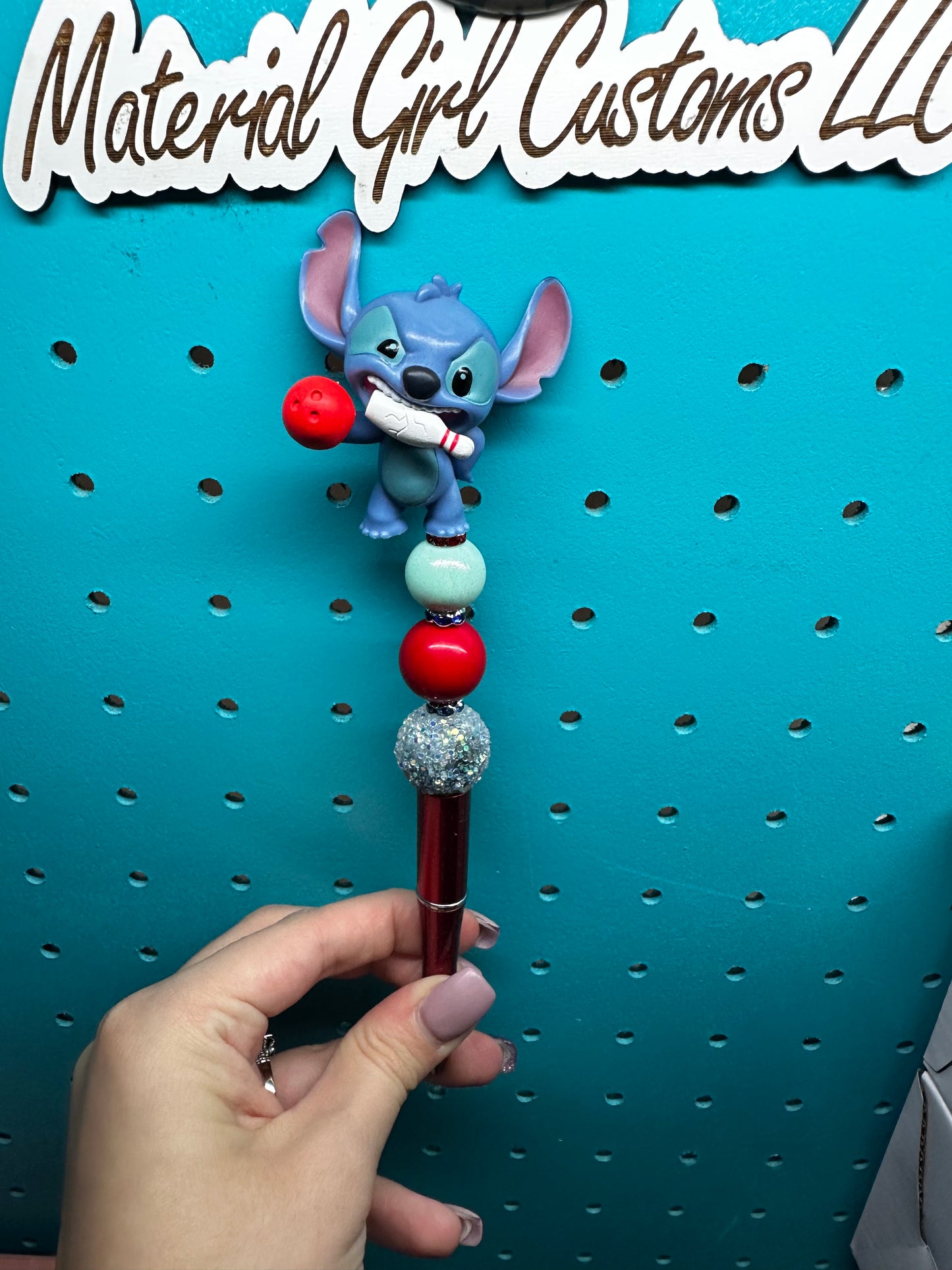 Stitch bowling pen